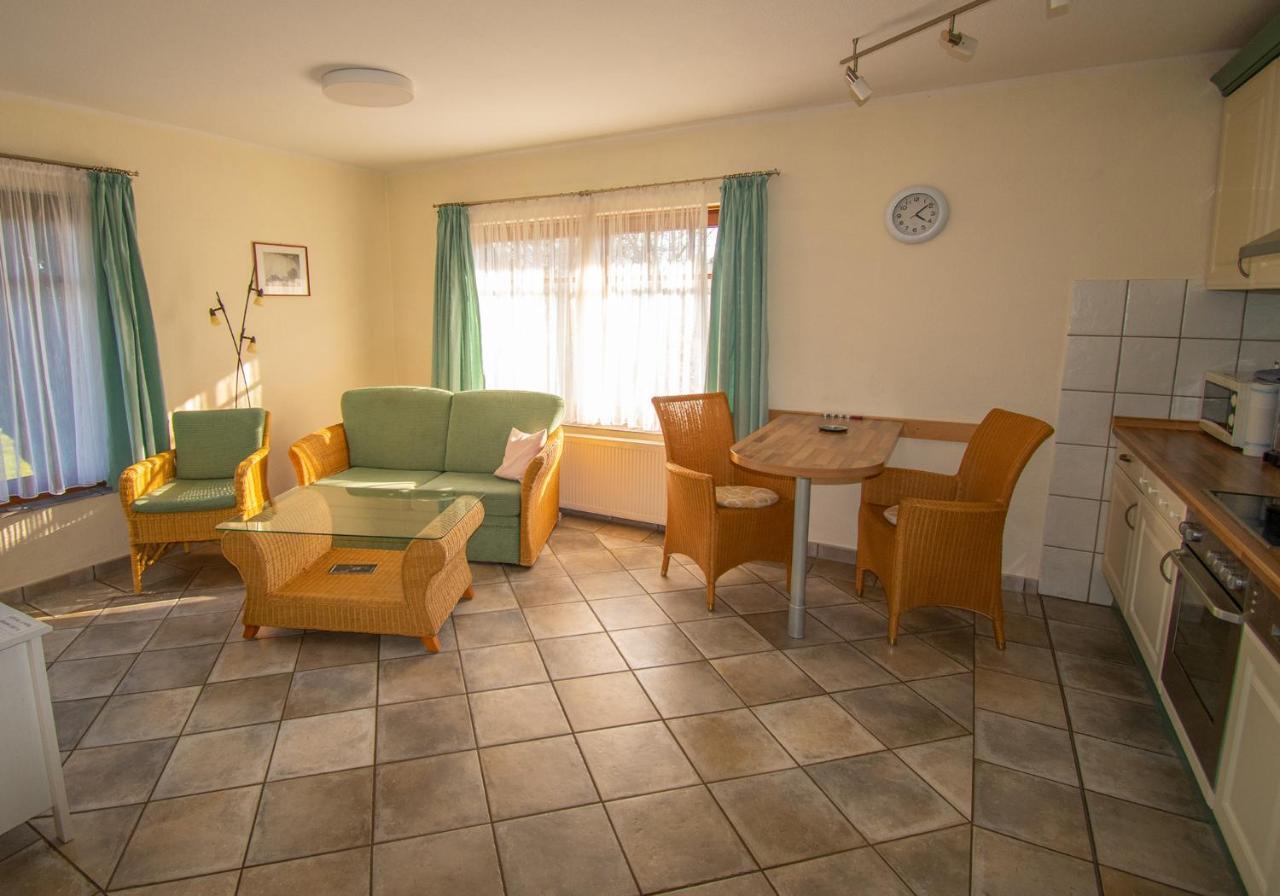 Inselhotel Kapitaen Tadsen / Amrum Nebel Exterior photo